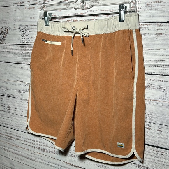 Vuori Banks Shorts Small - Picture 3 of 16